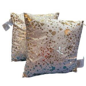 NWT Pair of Gold and White Decorative Throw Pillows